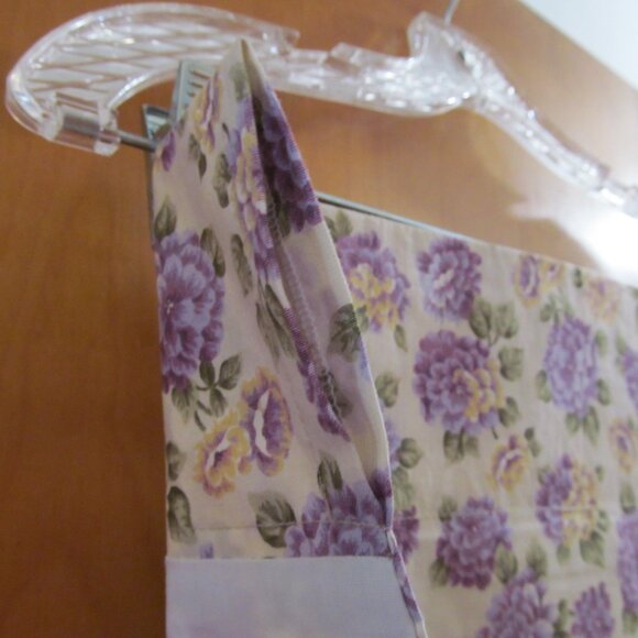 Floral Curtain Valance ~ Beige with purple flowers ~ 18-3/4 x 104" ~ Beautiful! - Picture 10 of 13